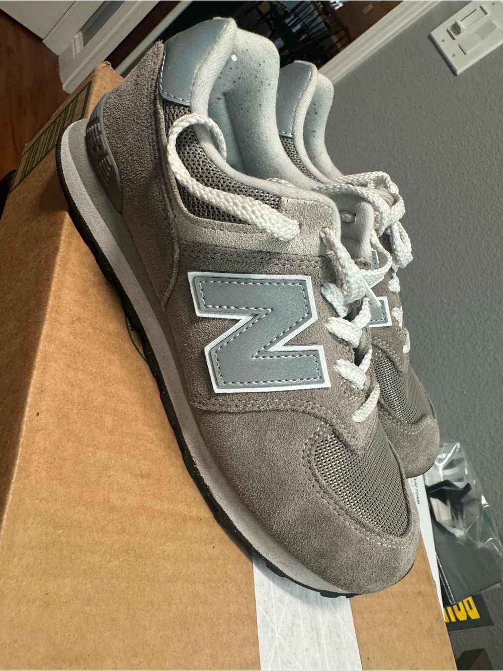 New Balance 574 Boys Gray Suede Athletic Sneakers Size Big Kid 4.5